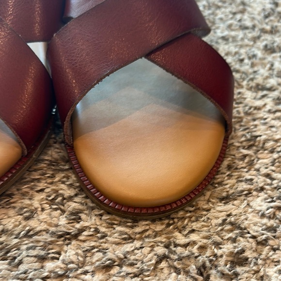 Cynthia Rowley Brown Slide Sandals NWOB - Picture 7 of 9